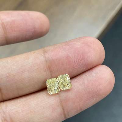 1.01ct & 1.02ct gia certified natural w to x & y to z range vvs2 & vs2 Clarity Radiant cut diamond pair set in 18k gold earrings 