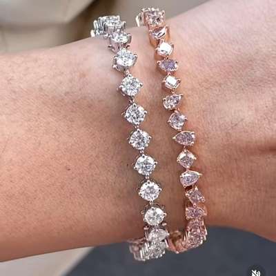 Natural evergreen GH Colour VS clarity round diamonds set in 18 K white gold tennis bracele