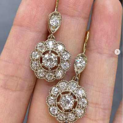 2.77cts diamond earings set in gold