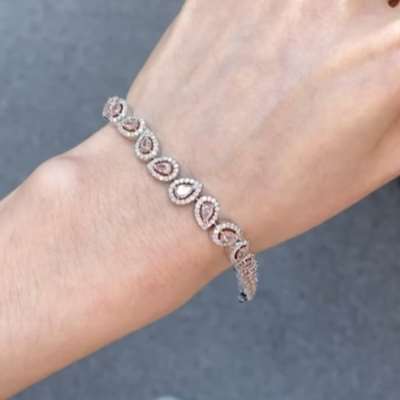 A stunning 18k gold pink diamond bracelet 