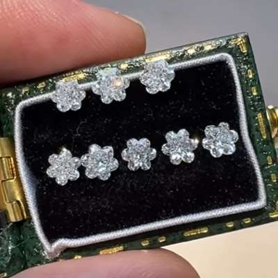 1.91ct Total 8pcs Natural DEF Color VVS-VS Clarity Flower Shape Brilliant Cut Diamonds
