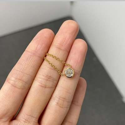 4pcs 0.30ct Total Weight Illusion Round Shape Necklace in 18k Yellow Gold.