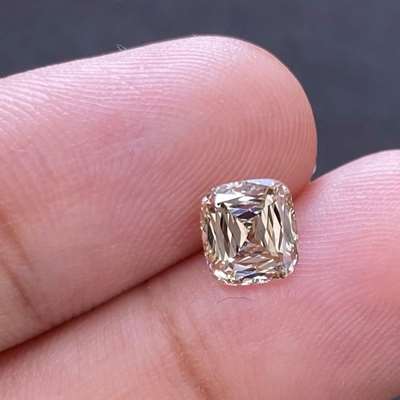 1.06ct champagne brown vs2 scissor cut diamond