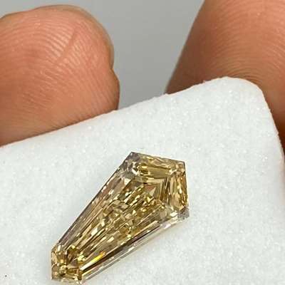 2ct GIA certified Natural brown yellow vs2 clarity long kite shape diamond 