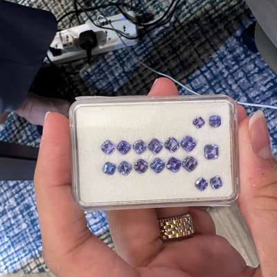 8.10ct total 17pcs tanzanite gemstone layout