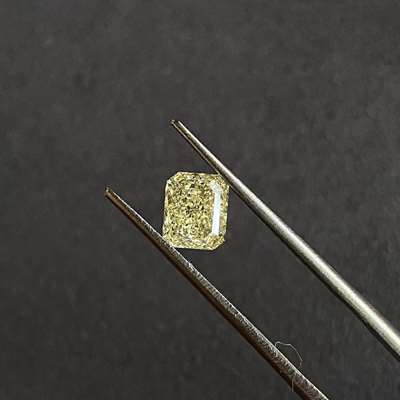 1.20cts GIA certified Natural Fancy light yellow (Y-Z range ) VS1 clarity Radiant shape Diamond 