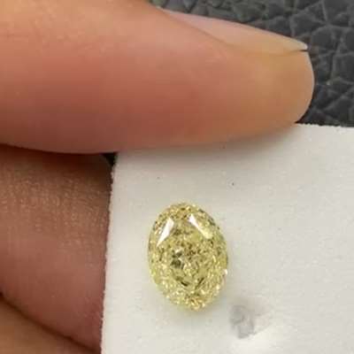 1.01ct GIA Certified Natural Light Yellow (W to X) VS1 Oval shaped Diamond