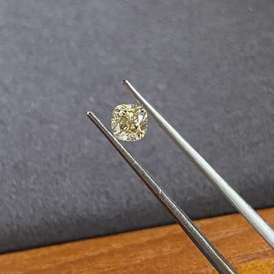 0.49cts Natural Brownish yellow VVS2 clarity Cushion shape Diamond 
