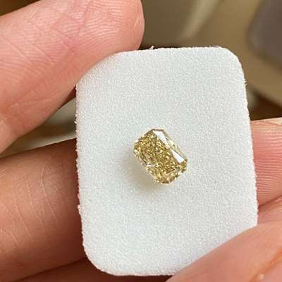 0.80cts Natural Greenish Yellowish Brown VS1 clarity Radiant shape Diamond