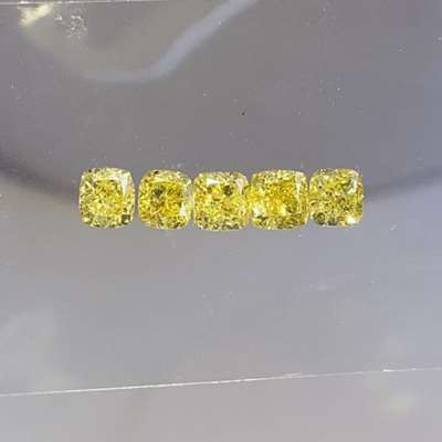 0.83cts 5pcs total weight Natural Fancy Intense Yellow VS-SI Clarity cushion shape diamond layout