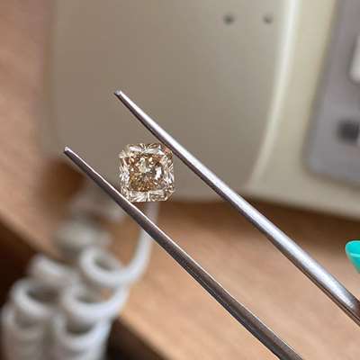 1.02cts Natural Champagne Brown VS2 clarity Radiant shape Diamond 
