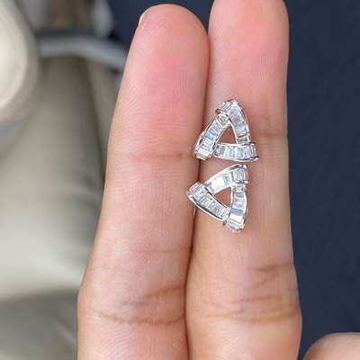 Natural GH SI Baguette shaped diamonds set in 18 K White Gold Earrings 