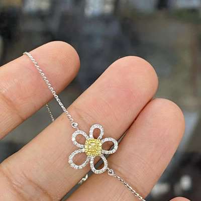 Natural Yellow & White Diamond Flower Bracelet In 18k Gold.