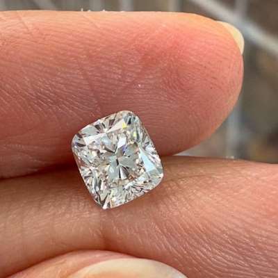 Beautiful 1ct GIA certified natural G Color VS1 Clarity cushion shape diamond