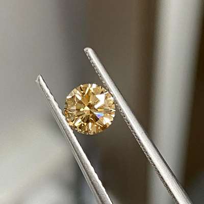 0.58cts Natural Champagne Brown VVS2 clarity round brilliant cut diamond