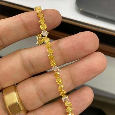 8.22ct Total 43pcs Natural Mix Shape Mix Color Diamonds Set In 18k Yellow Gold Tennis Bracelet.