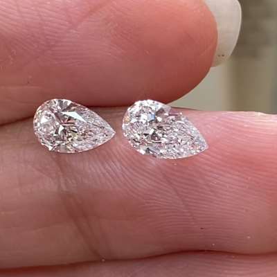 0.51ct + 0.51ct f vvs1 pear shape diamond pair gia