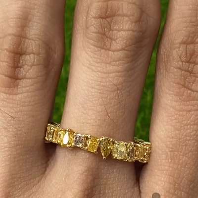 2.80ct Total weight 25pcs Natural Fancy Mixed Shape Mixed Colour Diamonds set in 18 K Yellow Gold Full Eternity Ring 