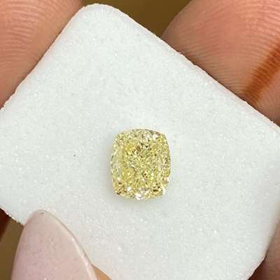 1.01cts GIA certified Natural light yellow ( Y-Z range ) VS1 clarity Cushion shape diamond 