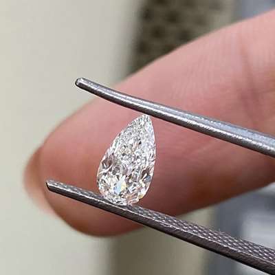 0.46cts GIA certified Natural H color VS2 clarity pear shape diamond 