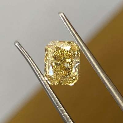 1.15cts Natural Fancy brownish yellow VVS2 clarity Radiant shape diamond