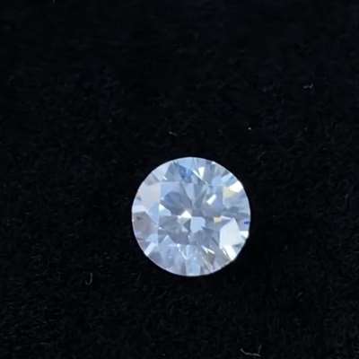 1.00ct Natural Fancy White colour VS Clarity Round brilliant diamond