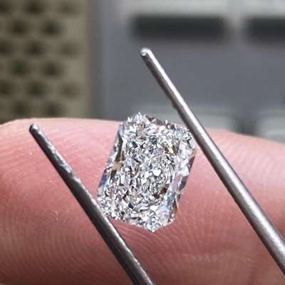 1.01cts GIA certified Natural i color vvs1 clarity radiant shape diamond