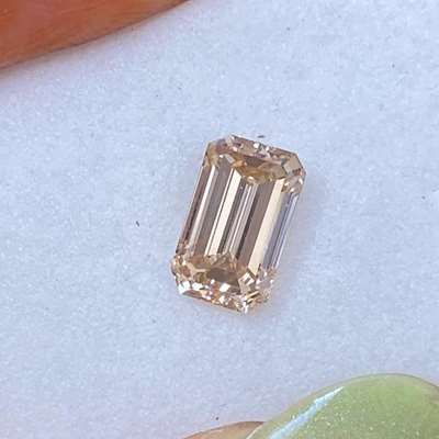 1.00cts Natural Peachy brown vs1 clarity emerald shape diamond 