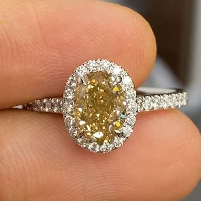 1.51ct Natural Champagne Brown colour SI2 Clarity Oval diamond Ring in 18 K white Gold