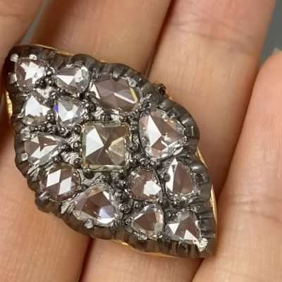 Natural Mix Shape White Diamond Broach Set In 18k Gold