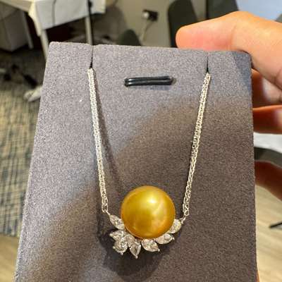 Beautiful South Sea Elegant Pearls set with White diamonds set in 18 K gold Necklace 