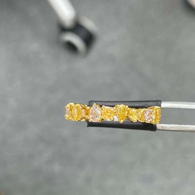 Natural Fancy Mixed Shaped Mixed Colour VS SI Diamonds set in 18 K Yellow Gold Ring