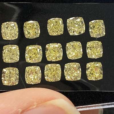 5.15ct Total Weight 15pcs Natural Fancy Yellow VS-SI Clarity Calibrated Measurements Cushion Cut Diamond Layout 