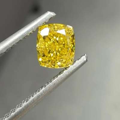 0.50ct GIA Natural Fancy VIVID Yellow colour VS2 clarity Cushion diamond 