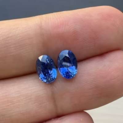 3.16ct total weight. Matching pair of Ceylon sapphires