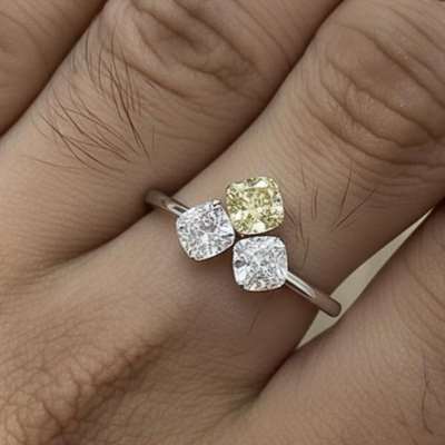  0.45 ct MN color VS1 clarity Cushion-shaped diamond, Left Stone: 0.45 ct GIA certified K color VVS1 clarity Cushion-shaped diamond,Right Stone: 0.52 ct GIA certified H color VVS1 clarity Cushion-shaped diamond.perfect trio for ring