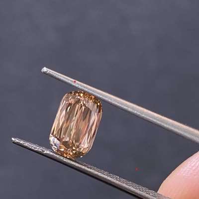 1.13cts Natural peachy brown VS1 clarity scissor cut diamond