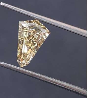 1.14cts Natural champagne brown VVS2 clarity shield shape diamond