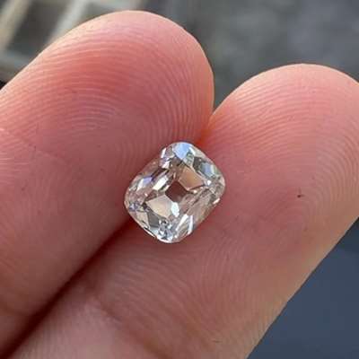 1.00ct IGI Certified Natural J colour VS1 Clarity Old miner Brilliant diamond!