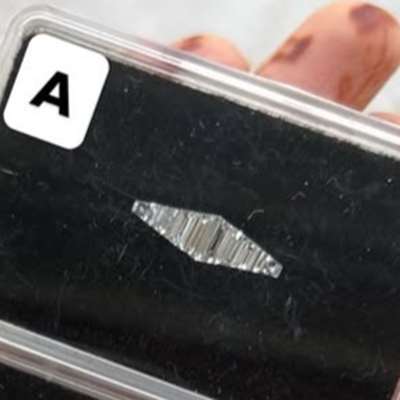 A. 0.54cts total weight | 8 pcs trapezoid layout