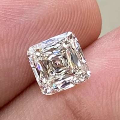  1.71 carat GIA certified round-cornered square diamond ,VS1 clarity