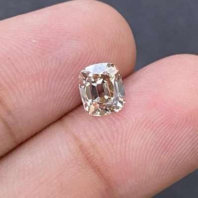  warm old cut cushion shape diamond weighing 1.00ct, With VS2 clarity rich brown