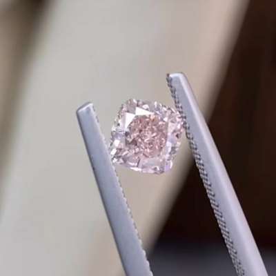 1.02 ct Fancy Brown-Pink Radiant Diamond (VVS2, GIA Certified) VVS2