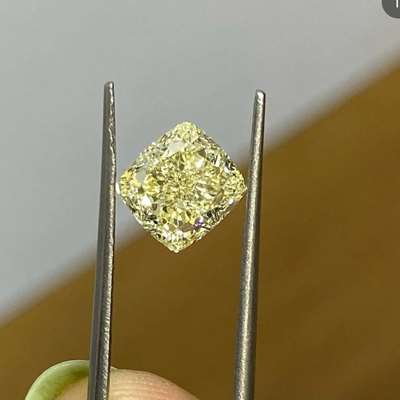  2.03ct GIA certified cushion diamond has VS2 clarity  falling in the Y-Z color range. 