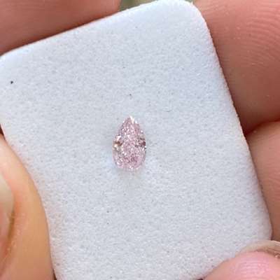 0.25cts GIA certified fancy light pink pear shape SI1 clarity 