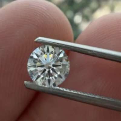 A 0.50ct GIA certified round brilliant with beautiful E color and VS1 clarity