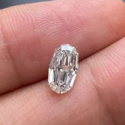 1.01ct GIA Certified I Color VS1 Oval. Step cut.