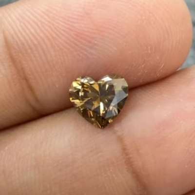 1.08cts natural dark brown VS1 heart shape diamond