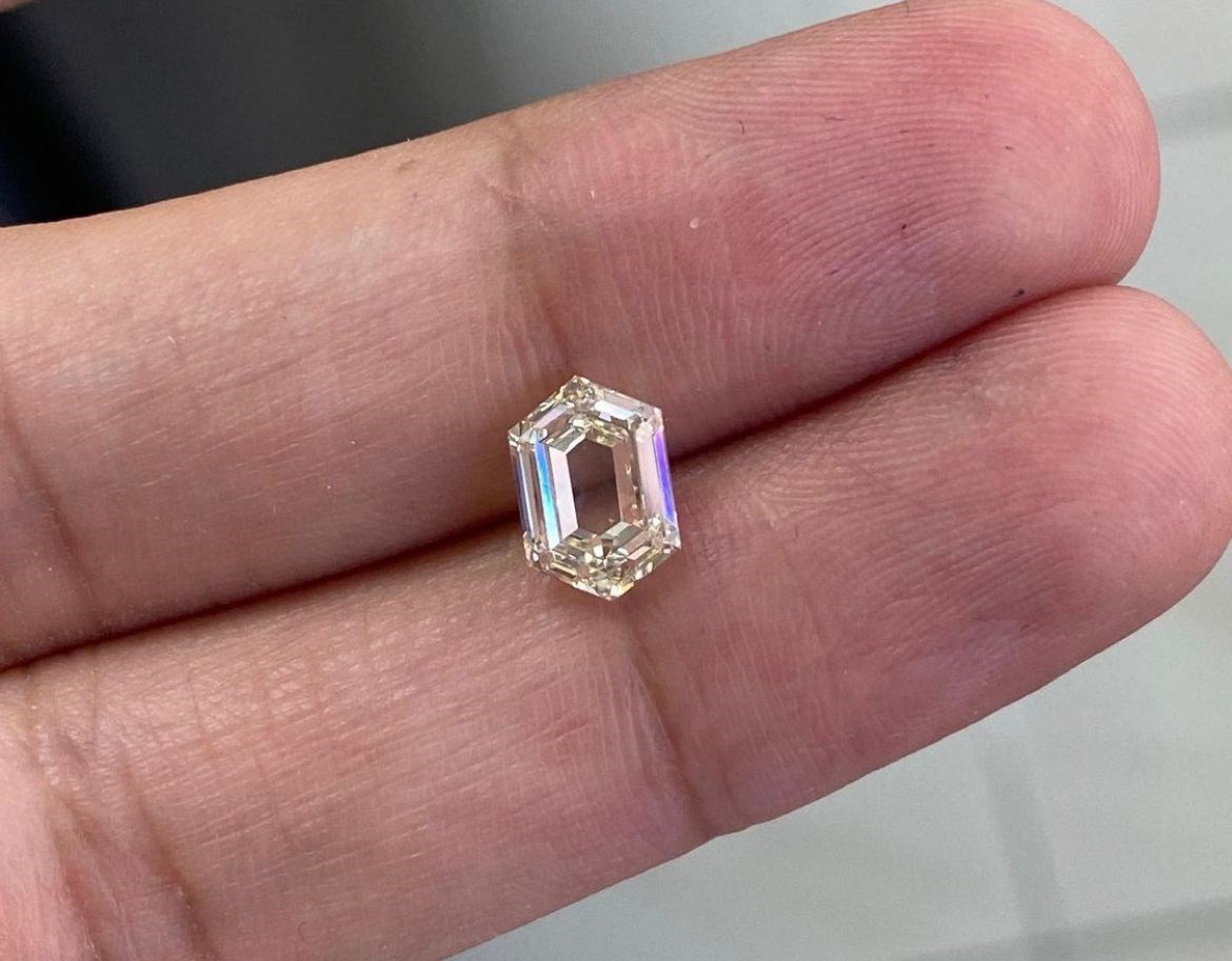 1.72ct Mn Color SI1 Clarity Hexagon Shape Step Cut Diamond :: T ...