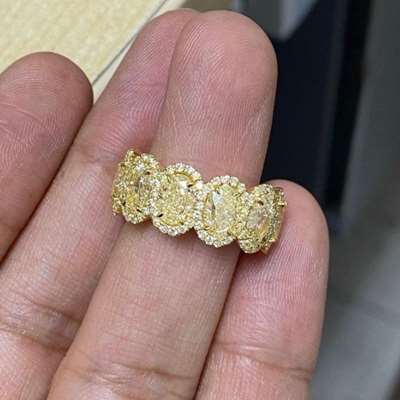 5.06ct Total 7pcs Natural Fancy Light Yellow Ovals Set In 18k Yellow Gold With Halo Around In Eternity Ring.